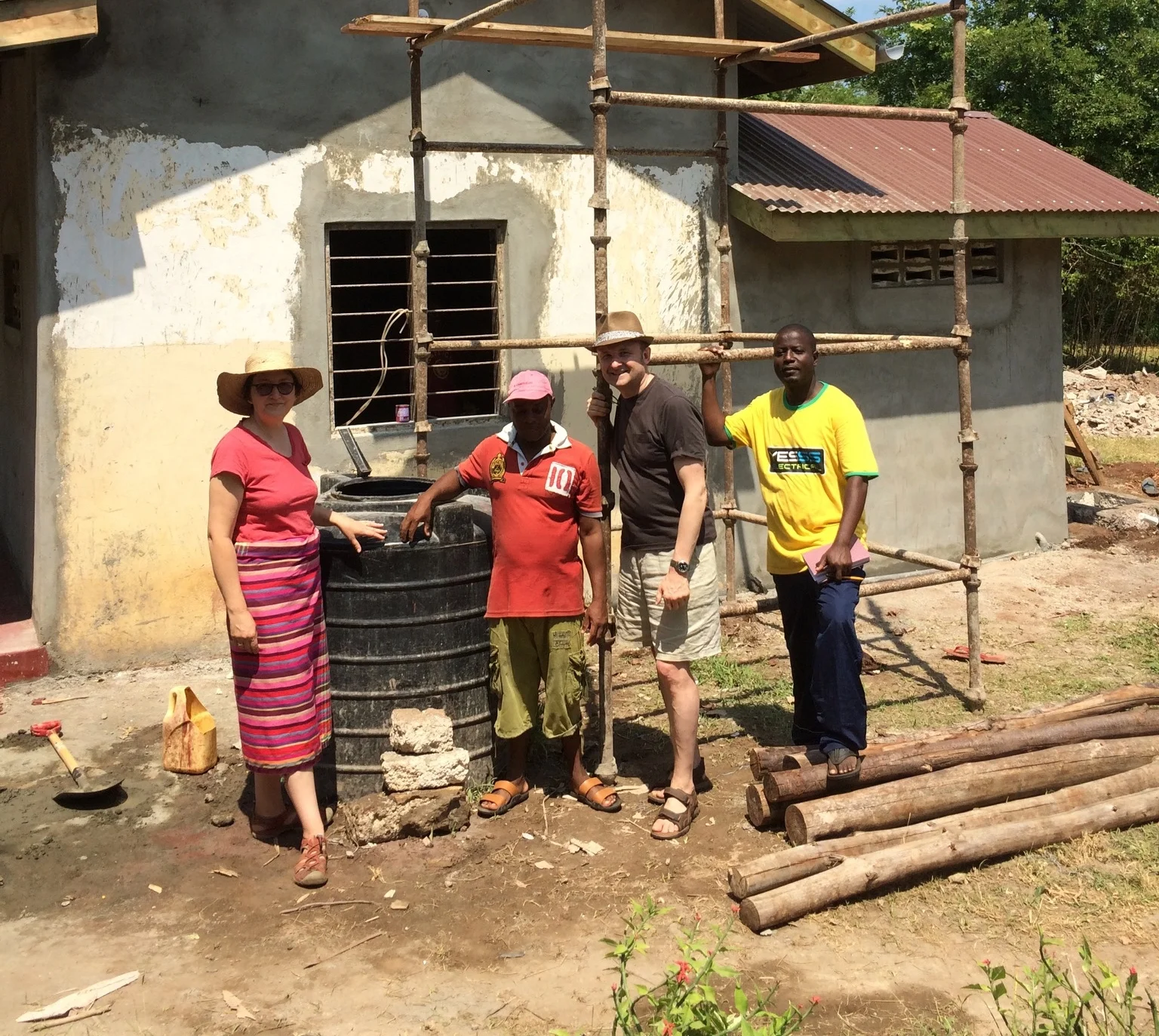 Ashley &amp; Sara Peatfield, Co-Founders of Funzi Bodo working on a project.